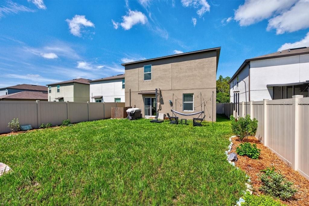 For Sale: $610,000 (5 beds, 2 baths, 2389 Square Feet)