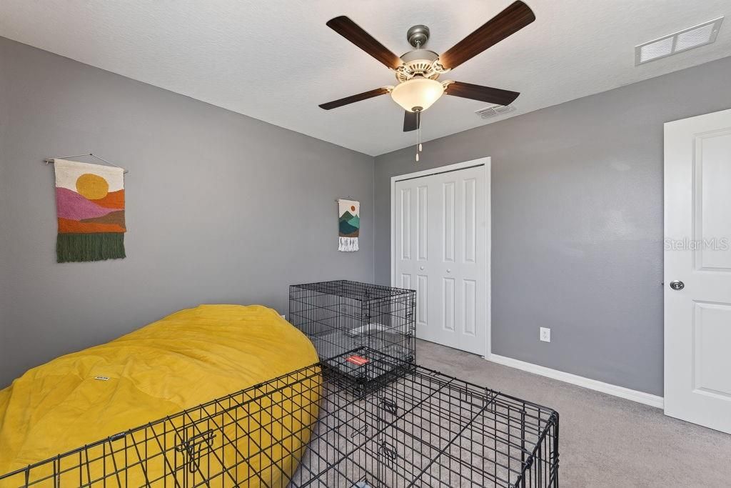 For Sale: $610,000 (5 beds, 2 baths, 2389 Square Feet)