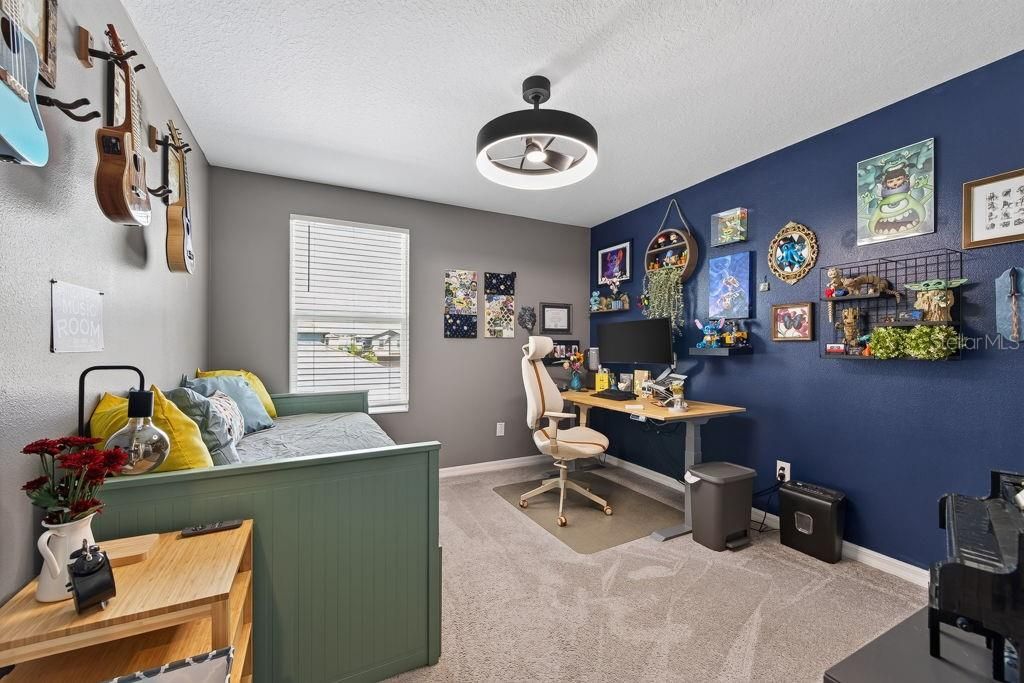 For Sale: $610,000 (5 beds, 2 baths, 2389 Square Feet)
