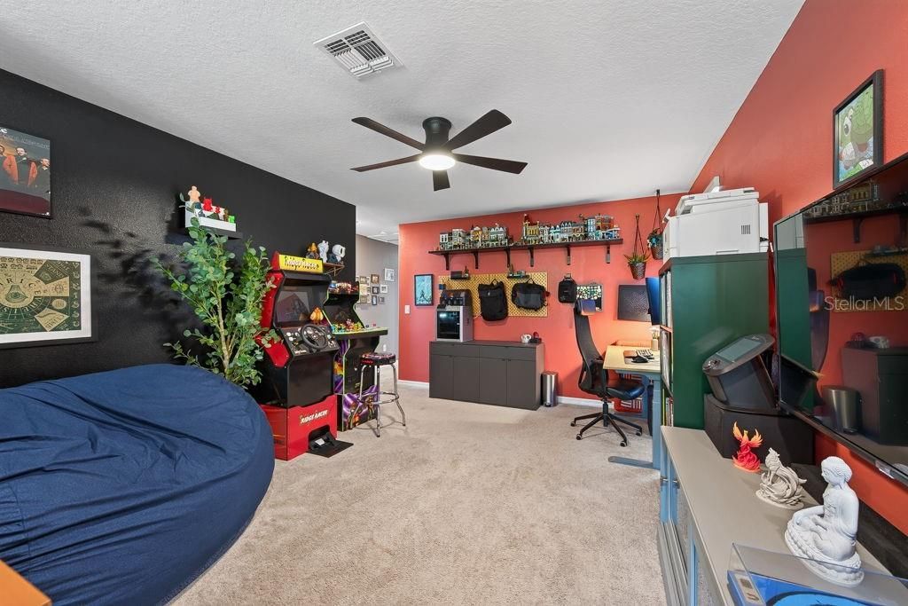 For Sale: $610,000 (5 beds, 2 baths, 2389 Square Feet)