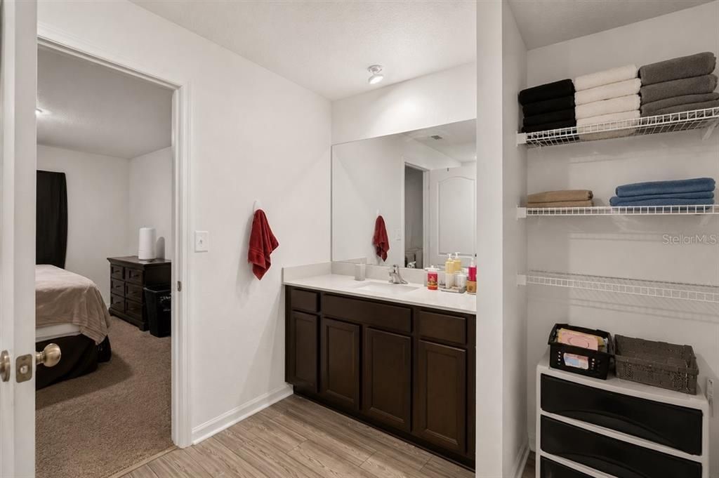 For Sale: $315,000 (3 beds, 2 baths, 1373 Square Feet)