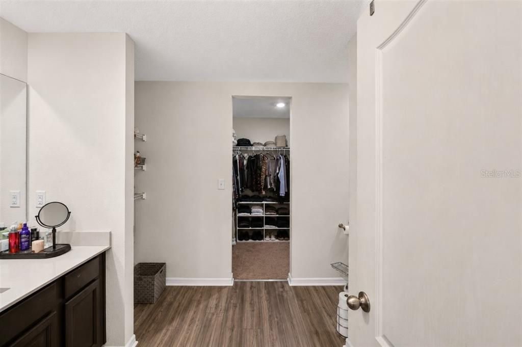 For Sale: $315,000 (3 beds, 2 baths, 1373 Square Feet)