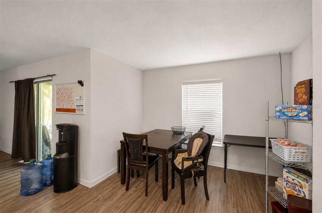 For Sale: $315,000 (3 beds, 2 baths, 1373 Square Feet)
