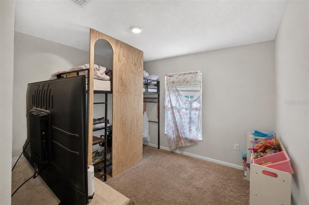 For Sale: $315,000 (3 beds, 2 baths, 1373 Square Feet)