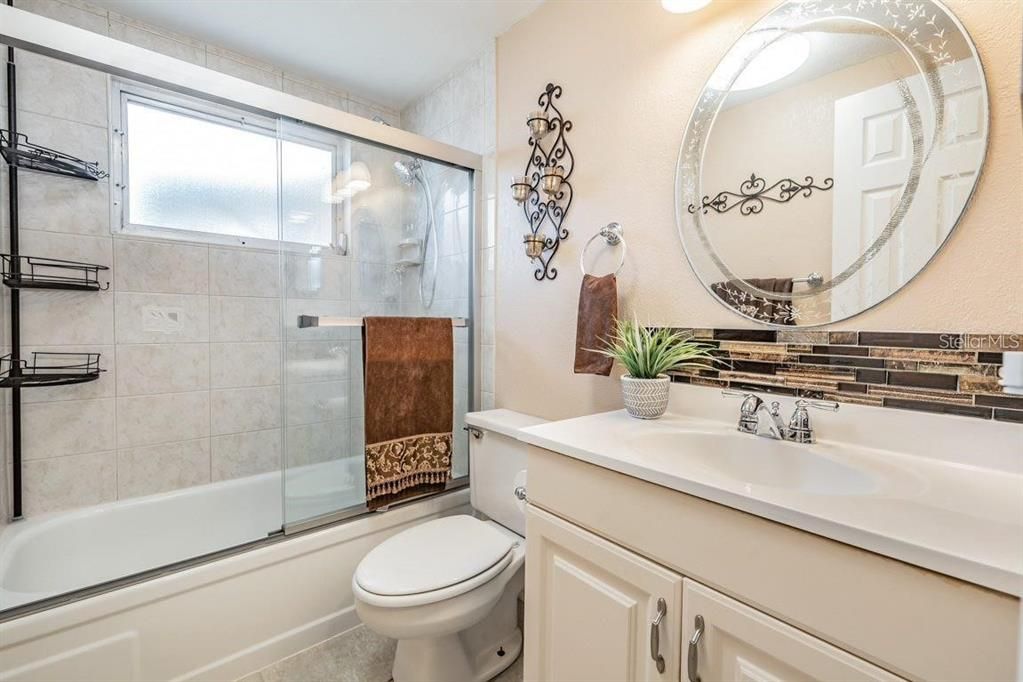 For Rent: $1,650 (2 beds, 1 baths, 1088 Square Feet)