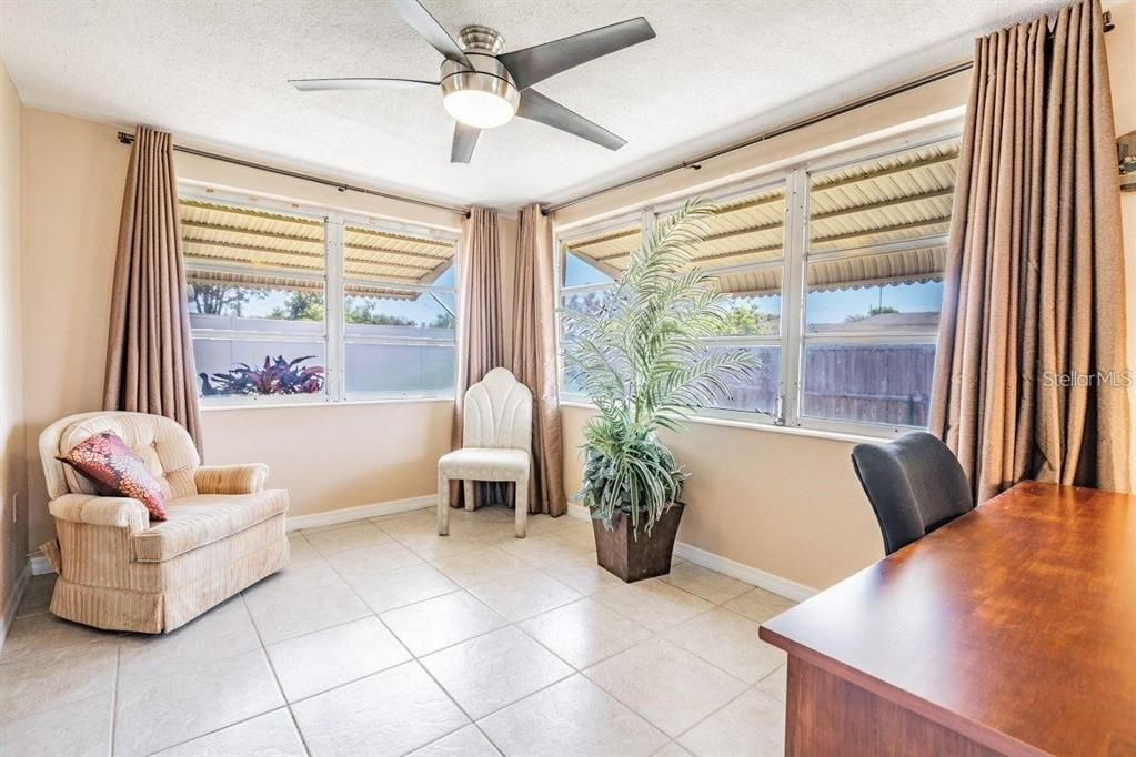 For Rent: $1,650 (2 beds, 1 baths, 1088 Square Feet)