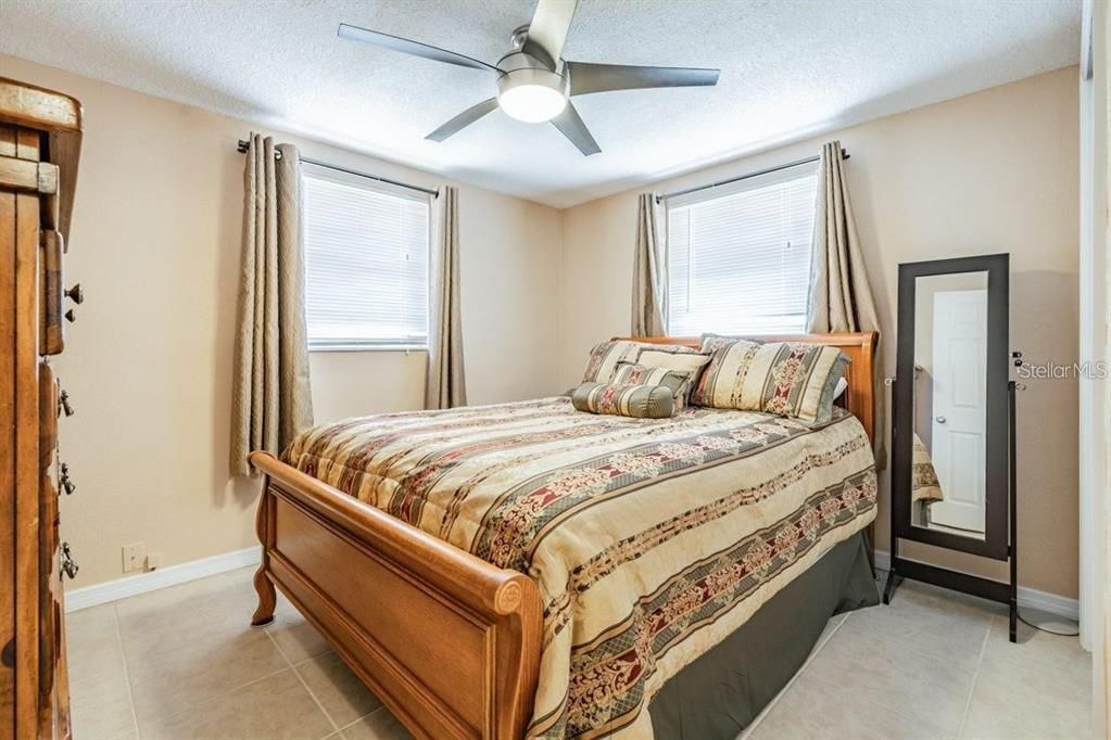 For Rent: $1,650 (2 beds, 1 baths, 1088 Square Feet)