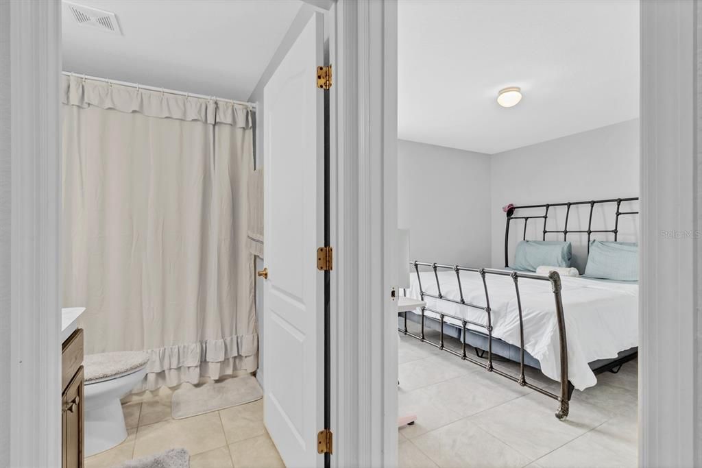 For Sale: $325,000 (3 beds, 2 baths, 1751 Square Feet)