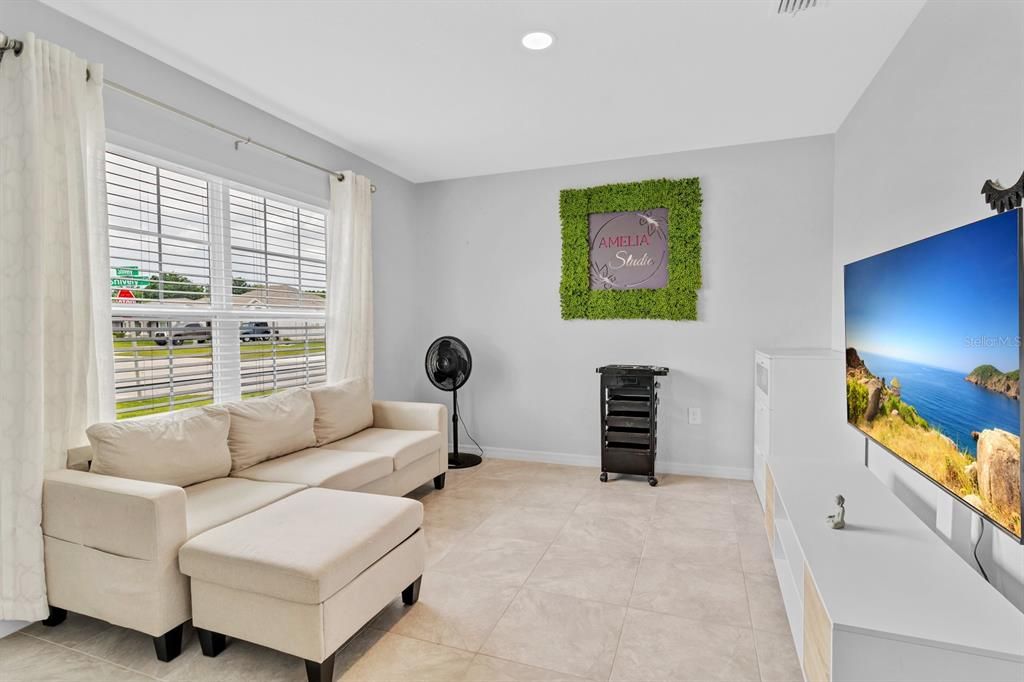 For Sale: $325,000 (3 beds, 2 baths, 1751 Square Feet)