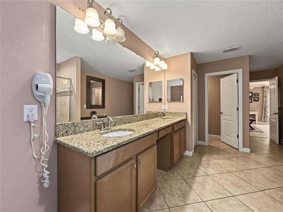 For Rent: $3,500 (6 beds, 5 baths, 3291 Square Feet)