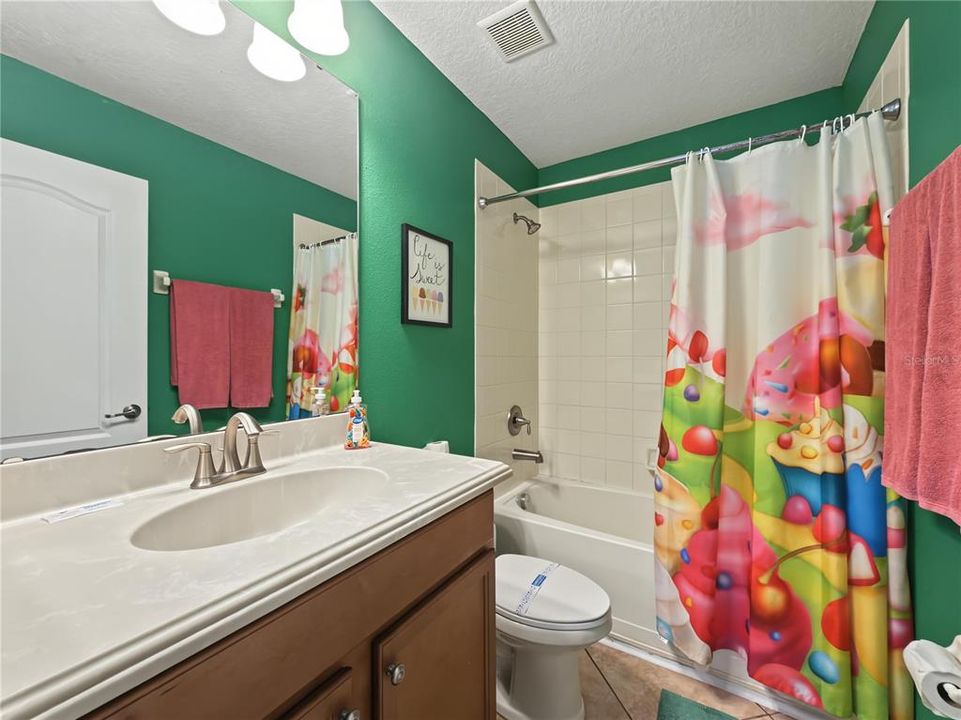 For Rent: $3,500 (6 beds, 5 baths, 3291 Square Feet)