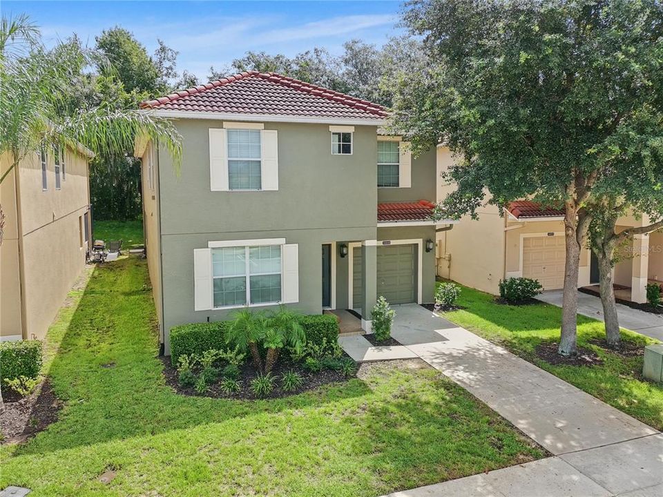 For Rent: $3,500 (6 beds, 5 baths, 3291 Square Feet)