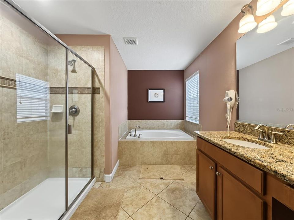 For Rent: $3,500 (6 beds, 5 baths, 3291 Square Feet)