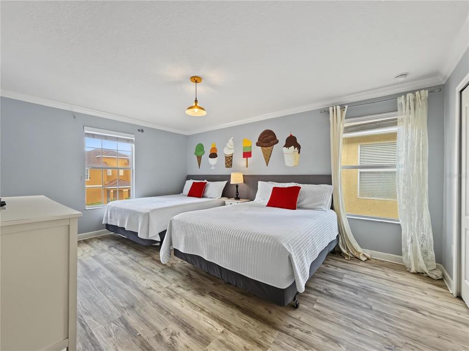 For Rent: $3,500 (6 beds, 5 baths, 3291 Square Feet)