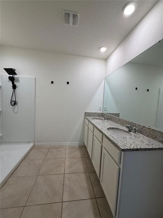 For Rent: $2,250 (3 beds, 2 baths, 1730 Square Feet)