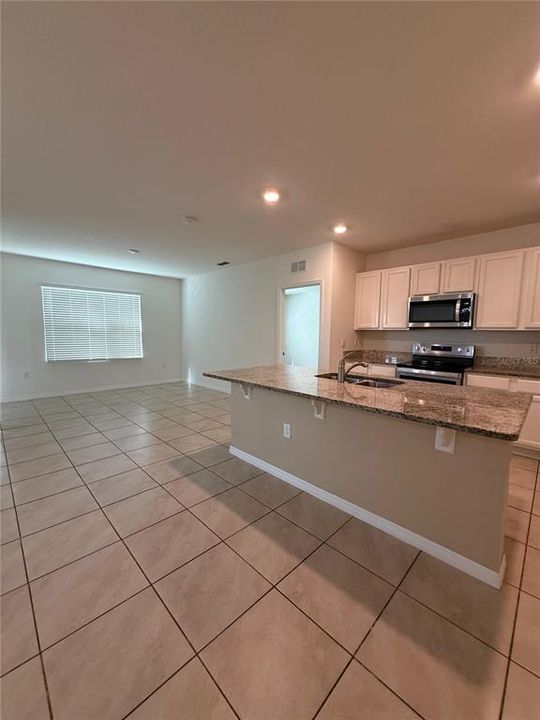 For Rent: $2,250 (3 beds, 2 baths, 1730 Square Feet)