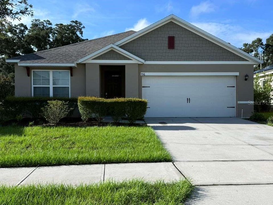 For Rent: $2,250 (3 beds, 2 baths, 1730 Square Feet)