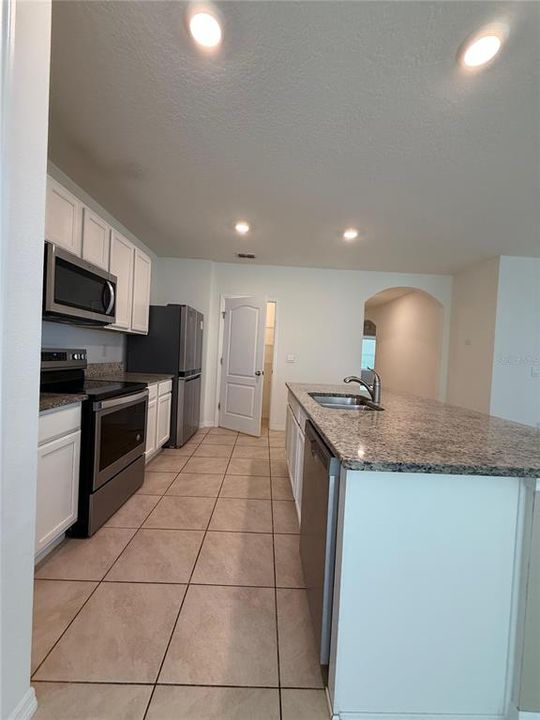 For Rent: $2,250 (3 beds, 2 baths, 1730 Square Feet)