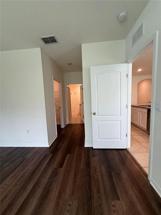 For Rent: $2,250 (3 beds, 2 baths, 1730 Square Feet)
