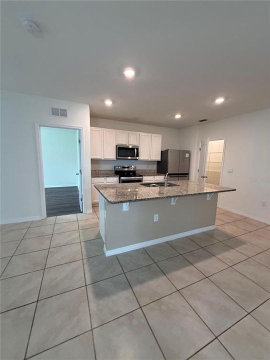 For Rent: $2,250 (3 beds, 2 baths, 1730 Square Feet)