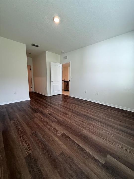 For Rent: $2,250 (3 beds, 2 baths, 1730 Square Feet)