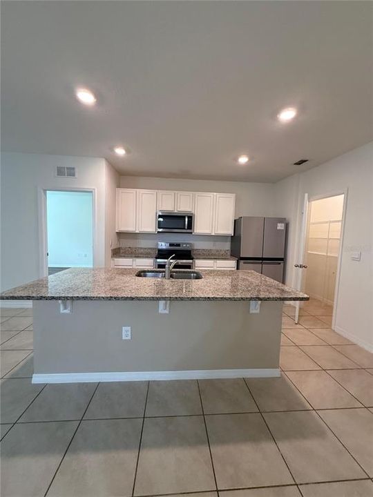 For Rent: $2,250 (3 beds, 2 baths, 1730 Square Feet)