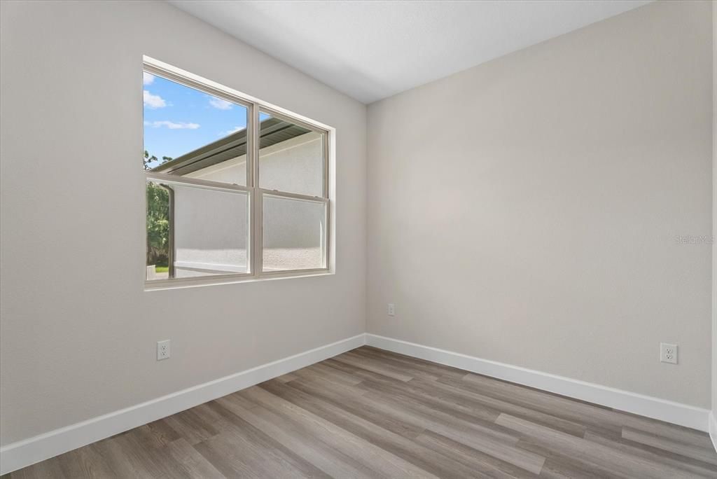 For Sale: $339,900 (4 beds, 2 baths, 1810 Square Feet)