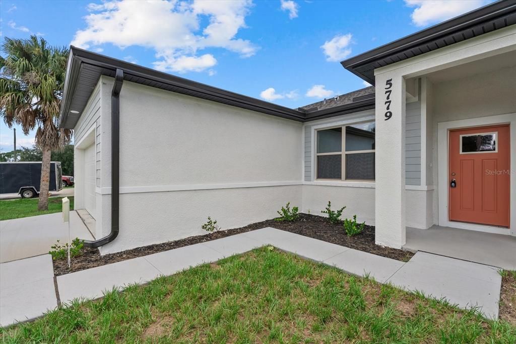 For Sale: $339,900 (4 beds, 2 baths, 1810 Square Feet)