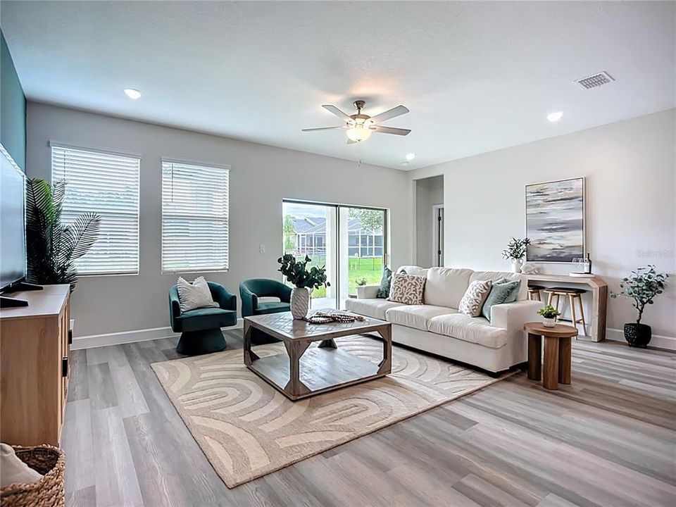 For Sale: $339,900 (4 beds, 2 baths, 1810 Square Feet)