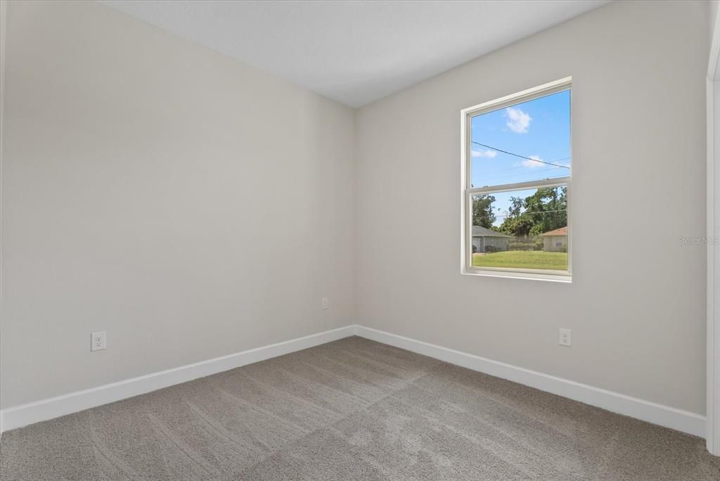 For Sale: $339,900 (4 beds, 2 baths, 1810 Square Feet)