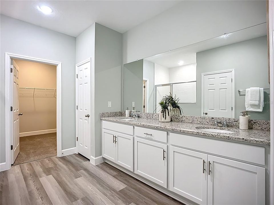 For Sale: $339,900 (4 beds, 2 baths, 1810 Square Feet)