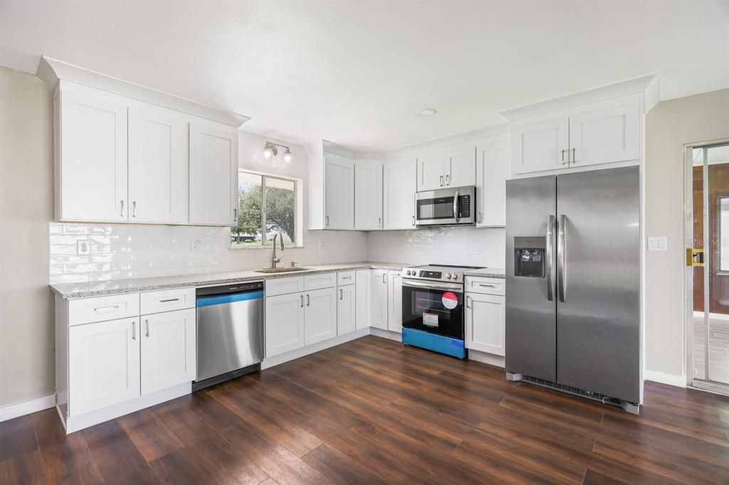 For Rent: $2,000 (2 beds, 2 baths, 1425 Square Feet)