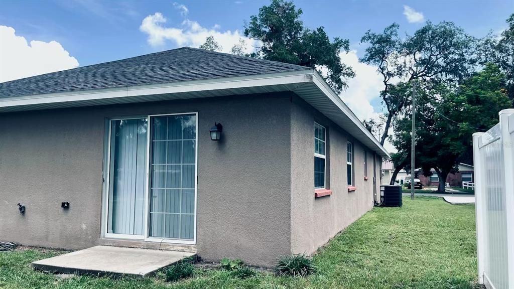 For Rent: $2,050 (3 beds, 2 baths, 1439 Square Feet)