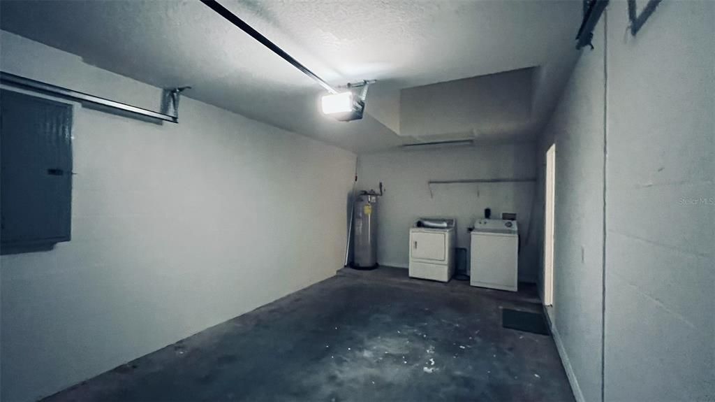 For Rent: $2,050 (3 beds, 2 baths, 1439 Square Feet)