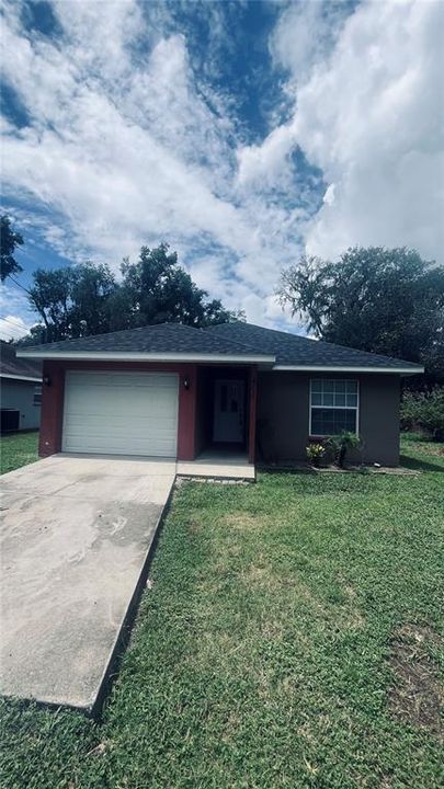 For Rent: $2,050 (3 beds, 2 baths, 1439 Square Feet)