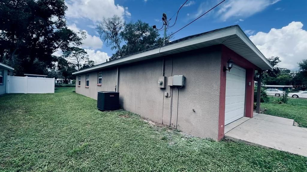 For Rent: $2,050 (3 beds, 2 baths, 1439 Square Feet)