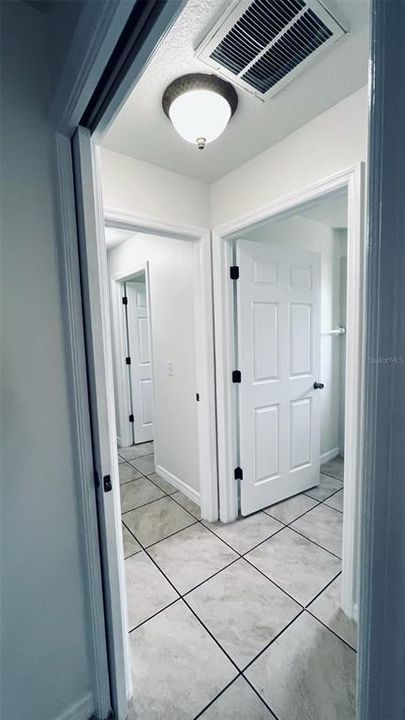 For Rent: $2,050 (3 beds, 2 baths, 1439 Square Feet)