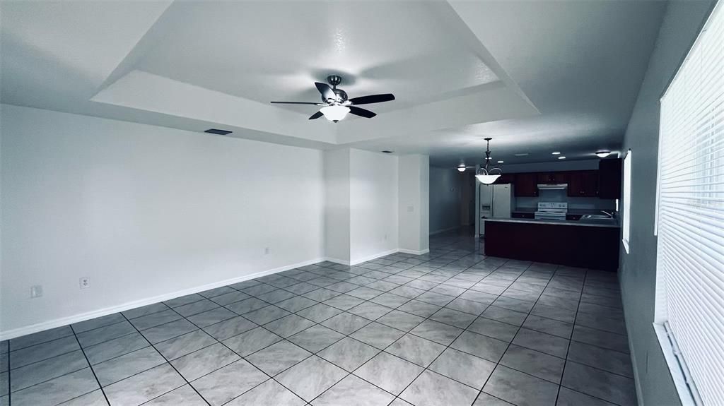 For Rent: $2,050 (3 beds, 2 baths, 1439 Square Feet)