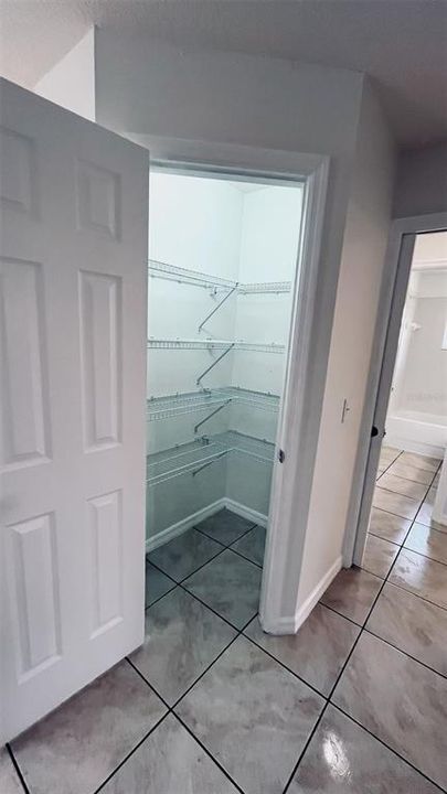 For Rent: $2,050 (3 beds, 2 baths, 1439 Square Feet)
