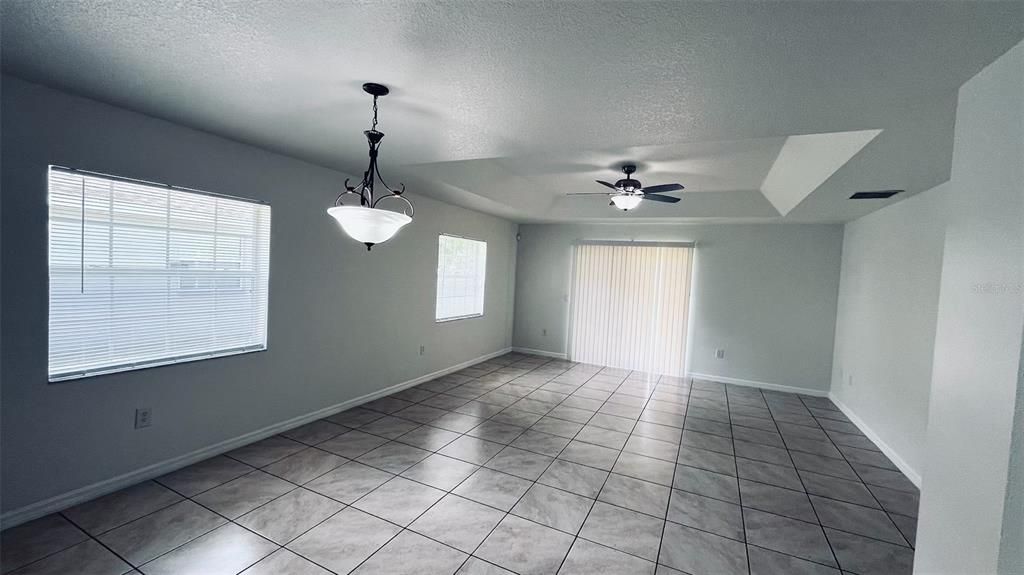 For Rent: $2,050 (3 beds, 2 baths, 1439 Square Feet)
