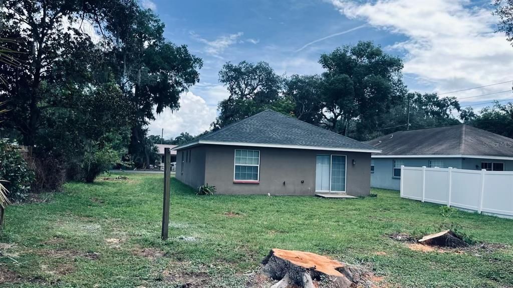 For Rent: $2,050 (3 beds, 2 baths, 1439 Square Feet)