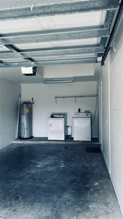 For Rent: $2,050 (3 beds, 2 baths, 1439 Square Feet)