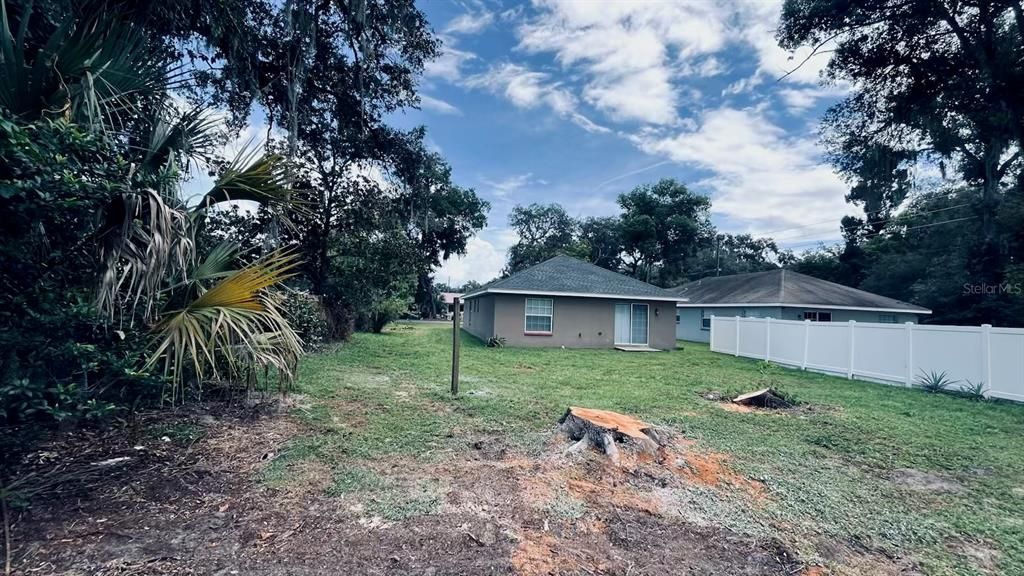 For Rent: $2,050 (3 beds, 2 baths, 1439 Square Feet)