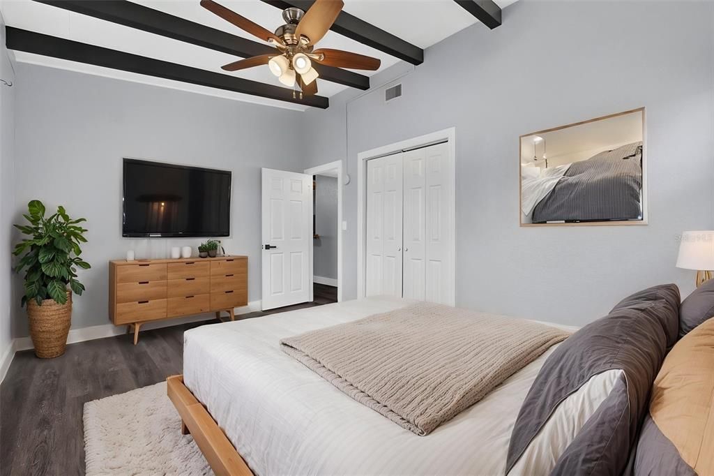 For Sale: $265,000 (4 beds, 3 baths, 2056 Square Feet)