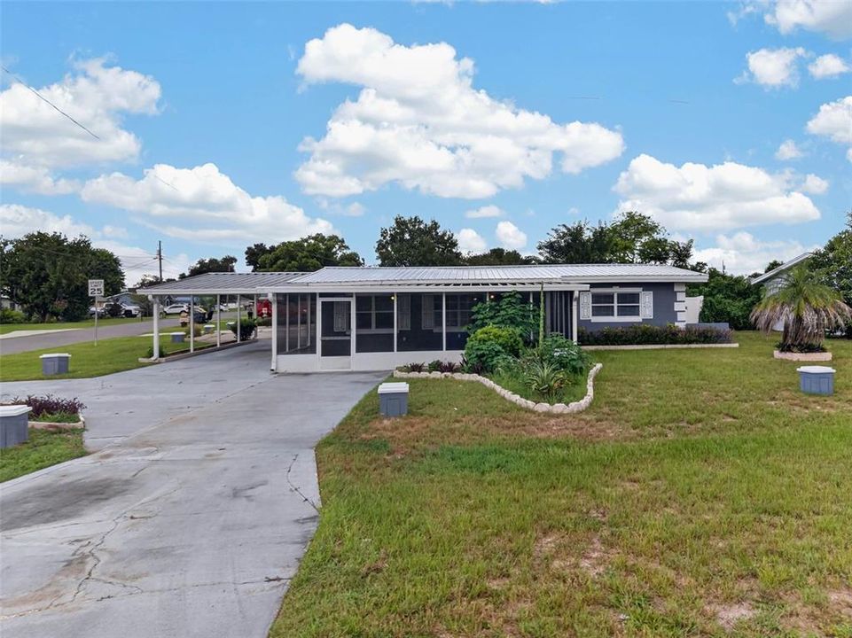 For Sale: $265,000 (4 beds, 3 baths, 2056 Square Feet)