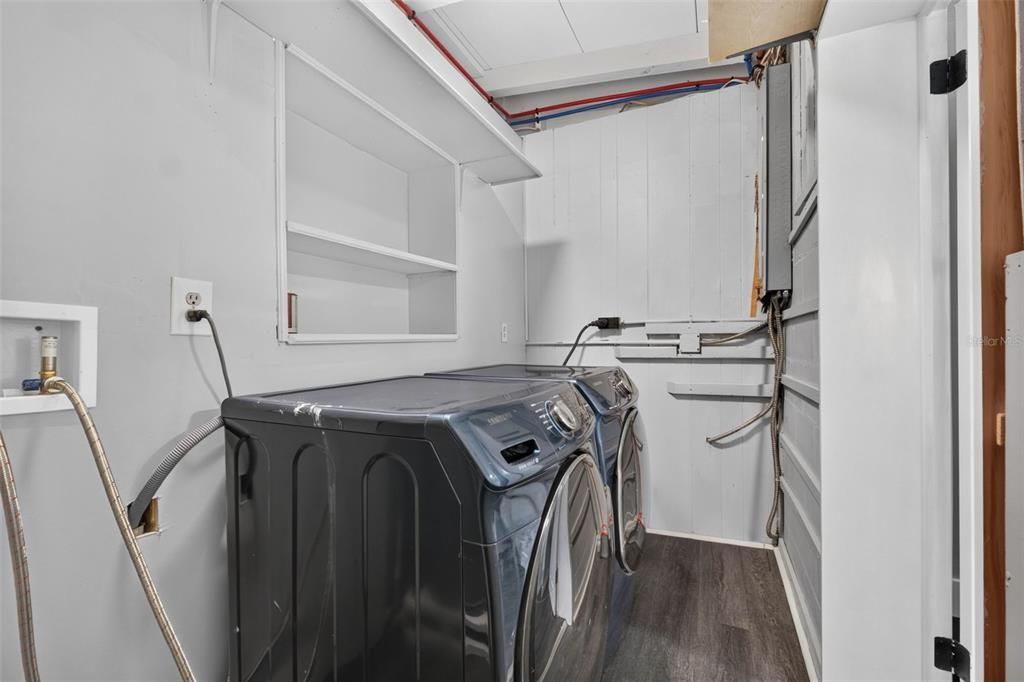 For Sale: $265,000 (4 beds, 3 baths, 2056 Square Feet)