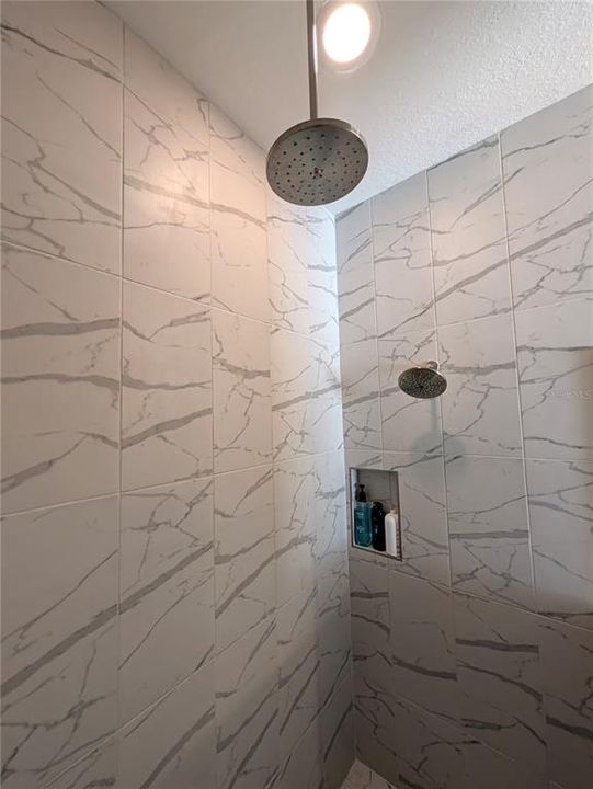 En Venta: $1,050,000 (4 camas, 4 baños, 2764 Pies cuadrados)
