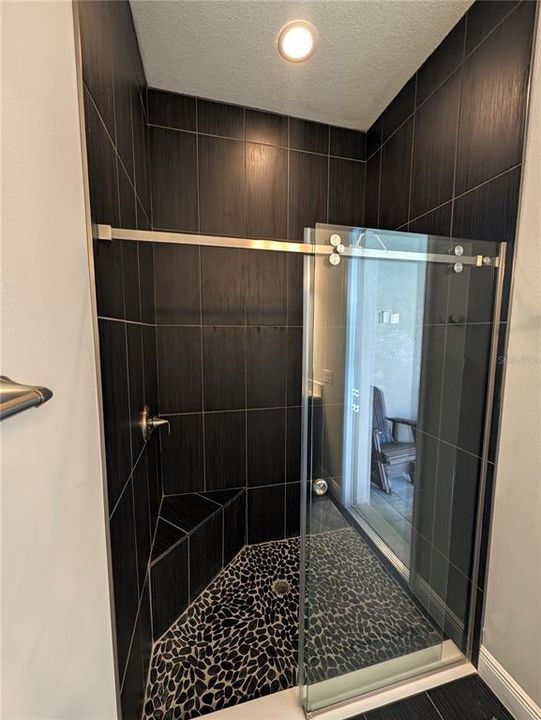 En Venta: $1,050,000 (4 camas, 4 baños, 2764 Pies cuadrados)