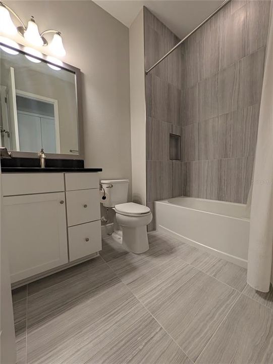 En Venta: $1,050,000 (4 camas, 4 baños, 2764 Pies cuadrados)