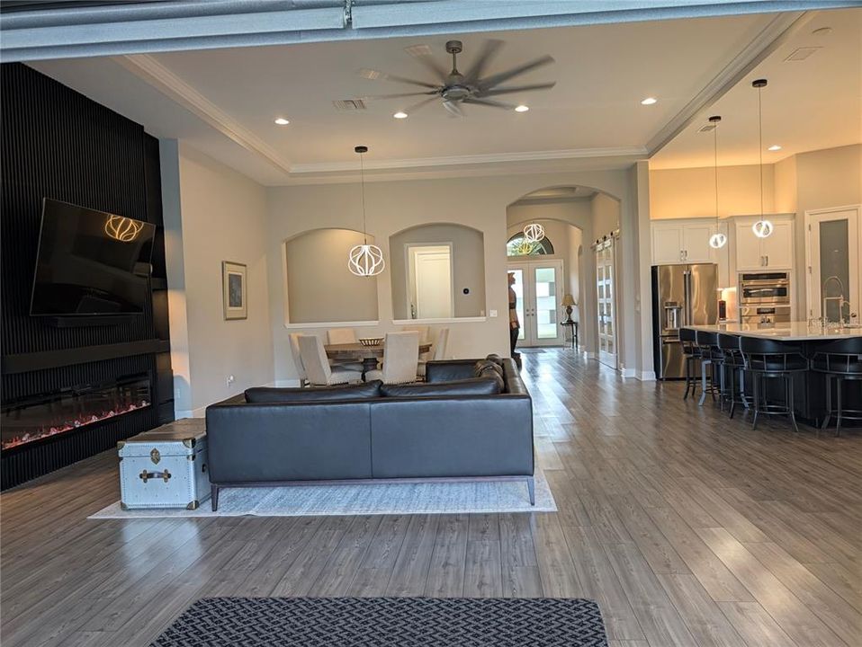 En Venta: $1,050,000 (4 camas, 4 baños, 2764 Pies cuadrados)